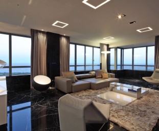 Moderná obývačka v neutrálnych tónoch