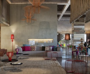 Loft s pestrofarebným kovovým nábytkom