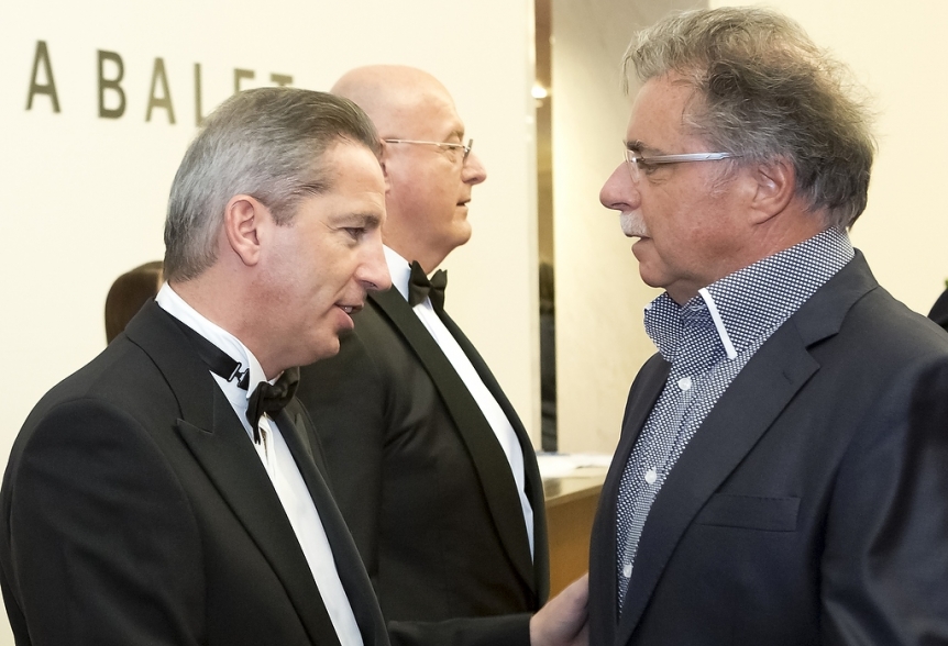 Generálny riaditeľ RTVS Václav Mika, spevák Pavol Hamel